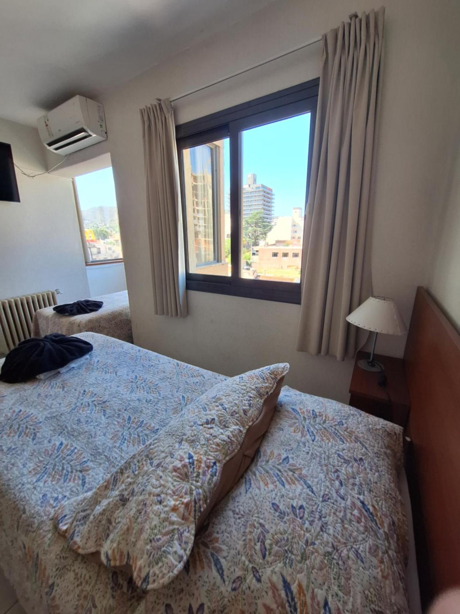 Hotel Hurlingham Вилья-Карлос-Пас Экстерьер фото
